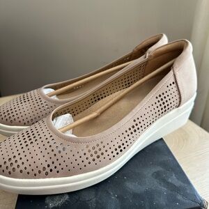 Naturalized Sam2 Sporty Wedges